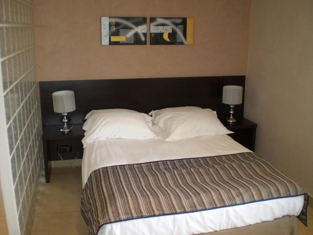 Hotel Augustin Marie Bonifacio  Zimmer foto